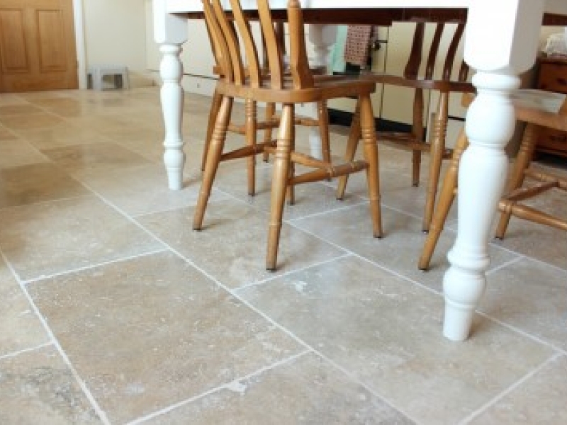 Comment nettoyer du travertin encrassé ?